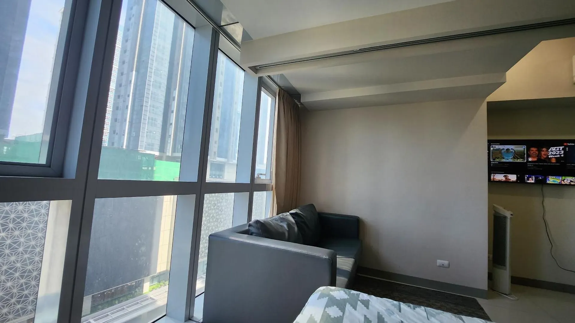 Bgc Uptown Mall Suite Manila