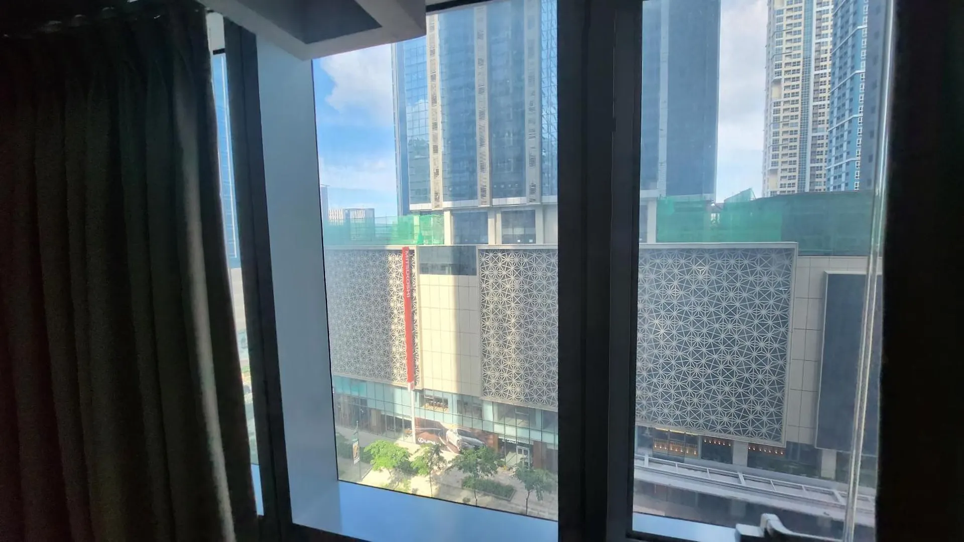 Bgc Uptown Mall Suite Manila 0*,